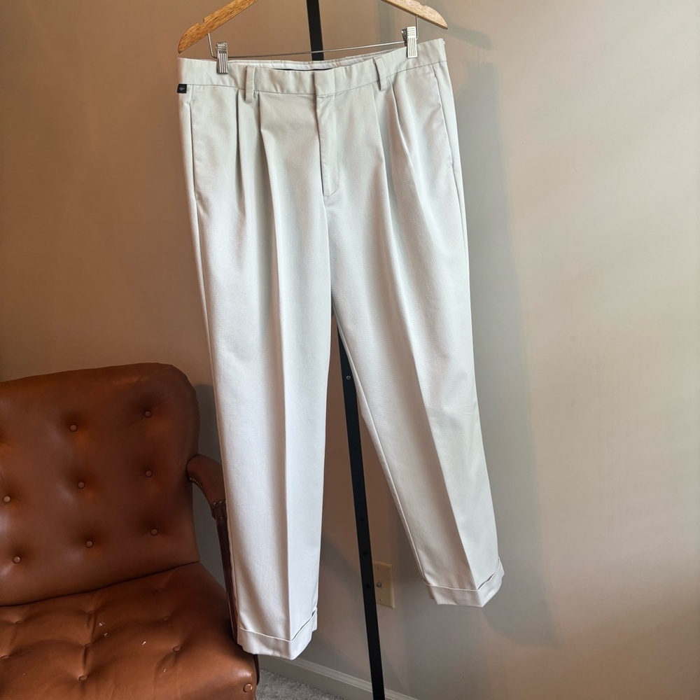 Dockers White Cream Dress Pants with Pleats Cuff and Straight-Leg Cut